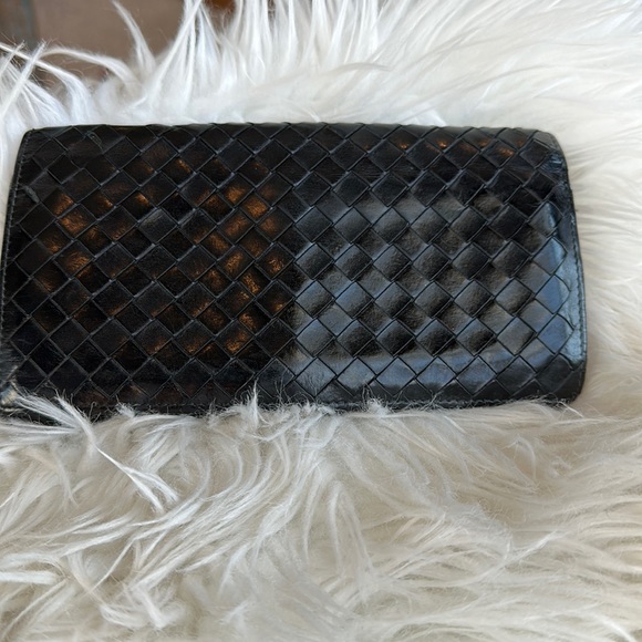 GORGEOUS 🔥Bottega veneta intrecciato - Picture 1 of 6